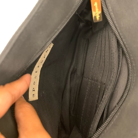 Simple Black Apostrophe Purse - Picture 9 of 9